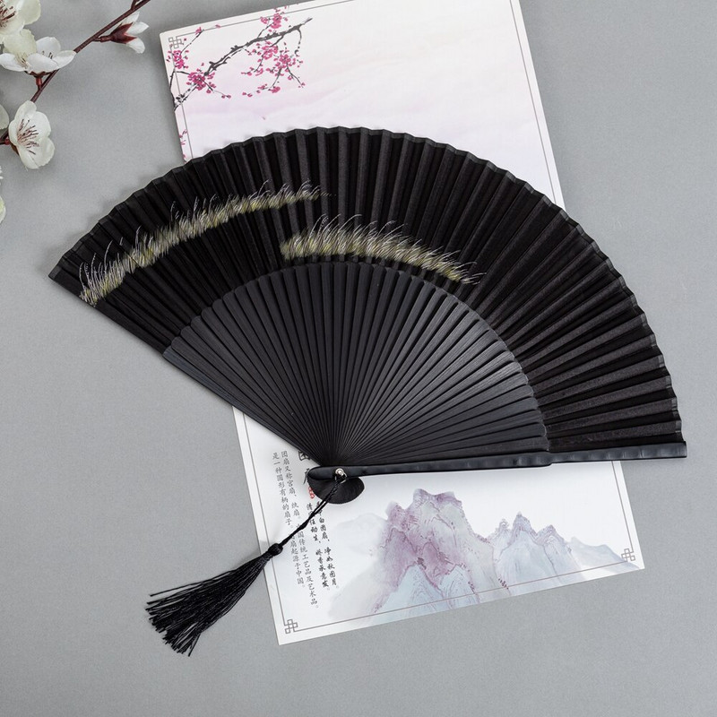 Kínai szél 7 hüvelykes összecsukható ventilátor klasszikus retro szél pávatollas forró arany férfi és női Cheongsam hordozható tánclegyező