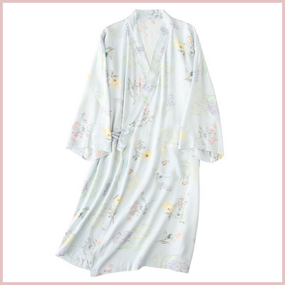 Pijamale de damă cu decolteu în V