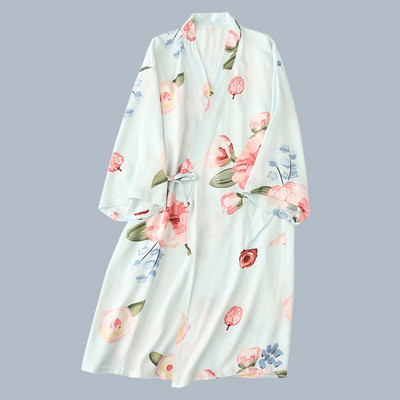 Pijamale de damă cu decolteu în V