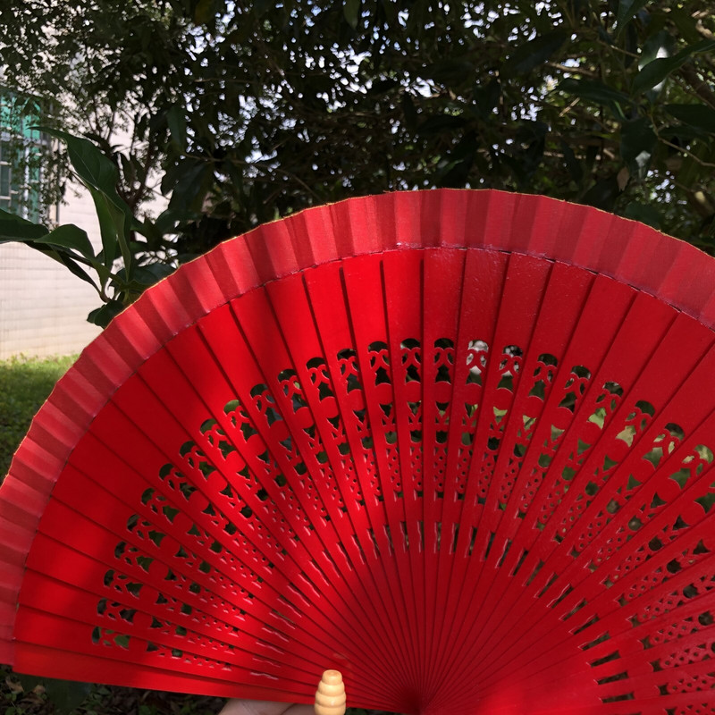 „Red Hollow Out Moon Star“ dvipusis medinis vėduoklės kaulas „Cheongsam“ Japonijos geišos šokių sulankstomas ventiliatoriaus rūmų pasirodymo ventiliatoriaus dekoras