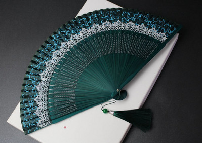 Spalvą keičiantis vainikas vėduoklė moterims sulankstomas vėduoklė nėrinių spalva keičiasi podiumas sulankstomas ventiliatorius Hanfu fotografija ventiliatoriaus galva žalia vėduoklė