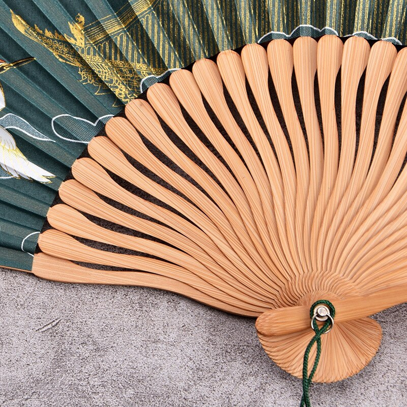 6 hüvelykes daru, összecsukható ventilátor ősi férfi női szövet bambusz kézi ventilátor bojtokkal táncfelszerelés otthoni nappali dekoráció