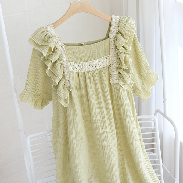 Novi model ženske spavaćice sa četvrtastim izrezom