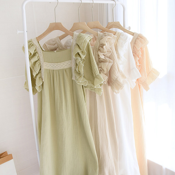 Novi model ženske spavaćice sa četvrtastim izrezom