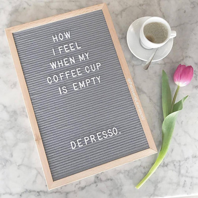 Didelė veltinio raidžių lenta medinis rėmelis, keičiami simboliai, skaičiai su 460 vnt raidžių simboliais, namų biuro pranešimų lentos dekoras