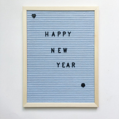 Didelė veltinio raidžių lenta medinis rėmelis, keičiami simboliai, skaičiai su 460 vnt raidžių simboliais, namų biuro pranešimų lentos dekoras