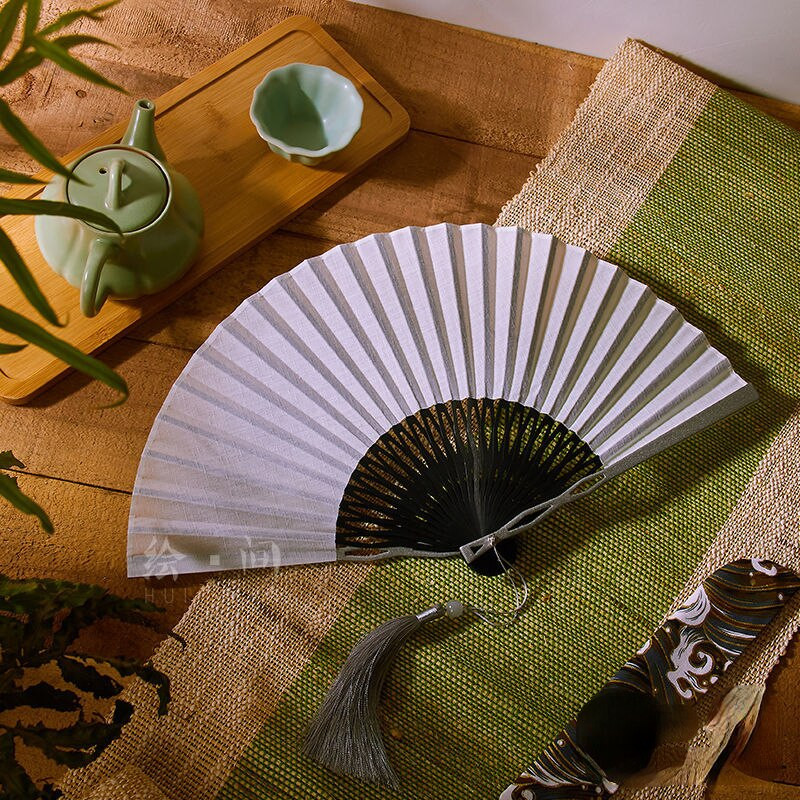 22,5 cm vörös koronás daru összecsukható ventilátor alumínium ötvözet él kínai stílusú bambusz legyező nyári egyszerű fehér színű dekoratív ventilátorok