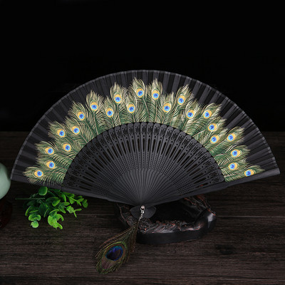 Vintage páva mintás összecsukható ventilátor, bambusz szár Klasszikus tánclegyező pávatollas bojttal Party Esküvői kézműves lakberendezés