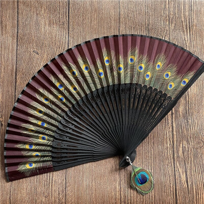 Vintage páva mintás összecsukható ventilátor, bambusz szár Klasszikus tánclegyező pávatollas bojttal Party Esküvői kézműves lakberendezés