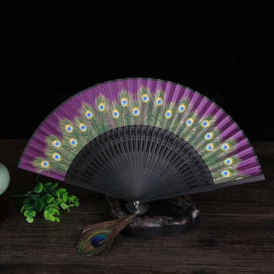 Vintage páva mintás összecsukható ventilátor, bambusz szár Klasszikus tánclegyező pávatollas bojttal Party Esküvői kézműves lakberendezés