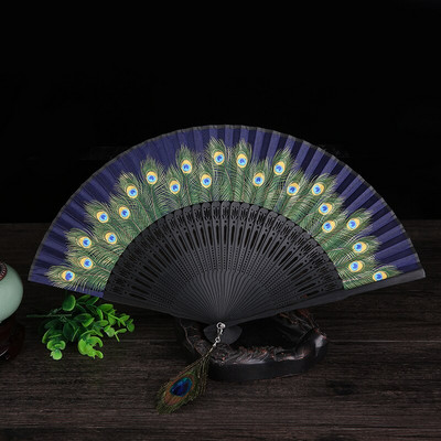 Vintage páva mintás összecsukható ventilátor, bambusz szár Klasszikus tánclegyező pávatollas bojttal Party Esküvői kézműves lakberendezés