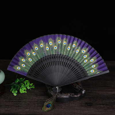 Vintage páva mintás összecsukható ventilátor, bambusz szár Klasszikus tánclegyező pávatollas bojttal Party Esküvői kézműves lakberendezés
