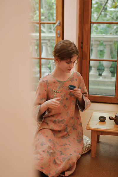 Cămașă de noapte de damă cu mâneci lungi și decolteu oval