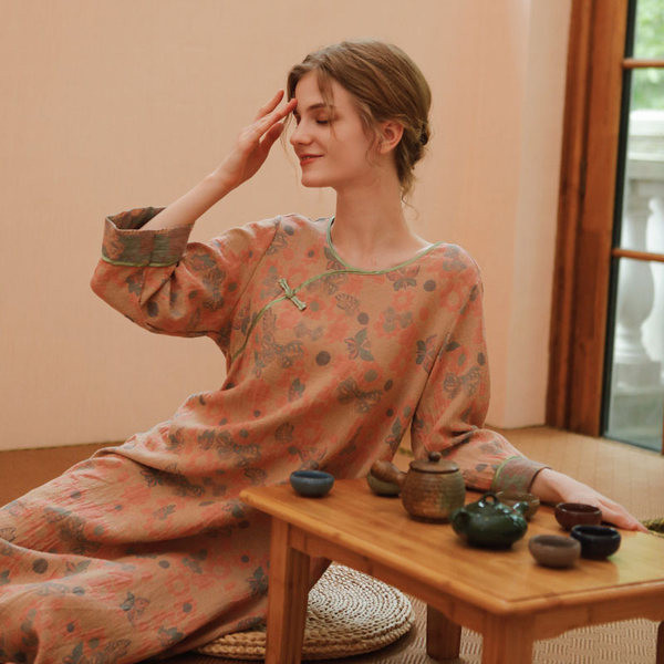 Cămașă de noapte de damă cu mâneci lungi și decolteu oval