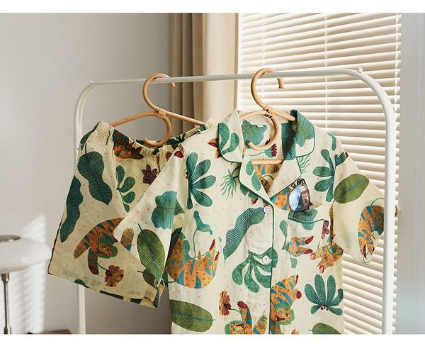 Ženska pidžama - dvodijelni gornji i donji dio