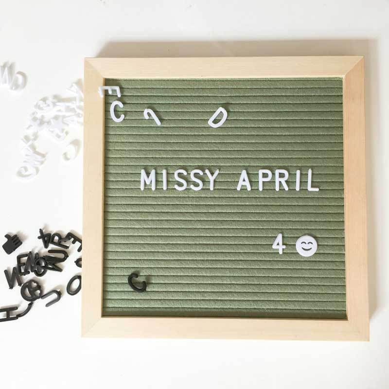 1 set Panou cu litere din pâslă Cadru din lemn Simboluri schimbabile Numere Caractere Panouri decorative cu mesaje pentru birou