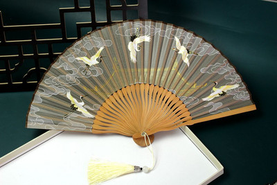 1db kínai japán stílusú daru összecsukható ventilátor, bambusz selyem kézi ventilátor táncfotózáshoz kellékek lakberendezési díszek