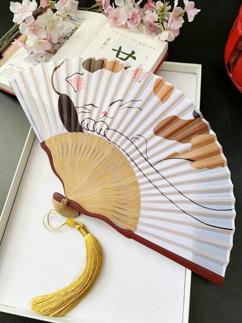 Китайска класическа котешка мастилена картина Сгъваем ръчен вентилатор с пискюли Ретро стил Сватбени танци Църковни парти подаръци