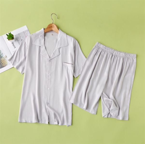 Dviejų dalių laisvalaikio pižamos komplektas su klasikine apykakle