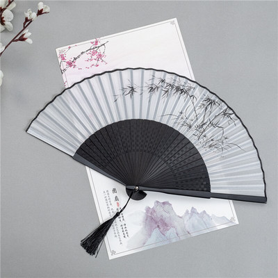 Kínai stílusú tusfestmény tájkép Összecsukható ventilátor faragott üreges fogantyú Lady retro selyem kézi ventilátor tánc kellékekhez lakberendezés