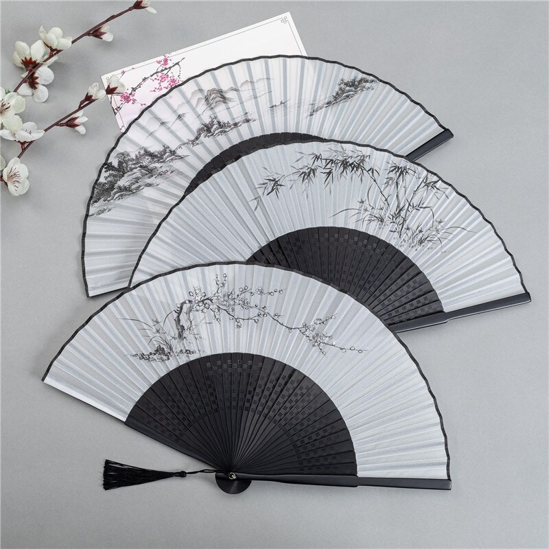 Kínai stílusú tusfestmény tájkép Összecsukható ventilátor faragott üreges fogantyú Lady retro selyem kézi ventilátor tánc kellékekhez lakberendezés