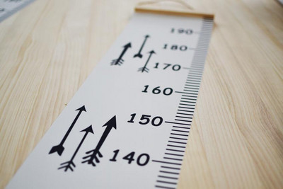 Baba gyermek növekedési táblázat magassági vonalzó fa falra akasztós falmatrica gyerekeknek gyerekszoba skandináv dekor 20x200cm