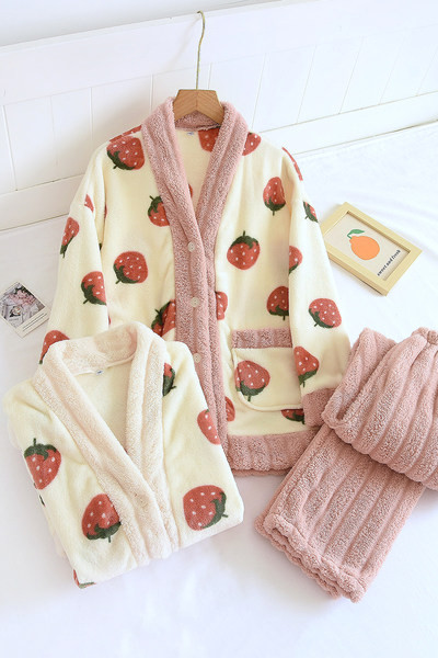 Pūsta moteriška pižama smailia iškirpte - dviejų dalių