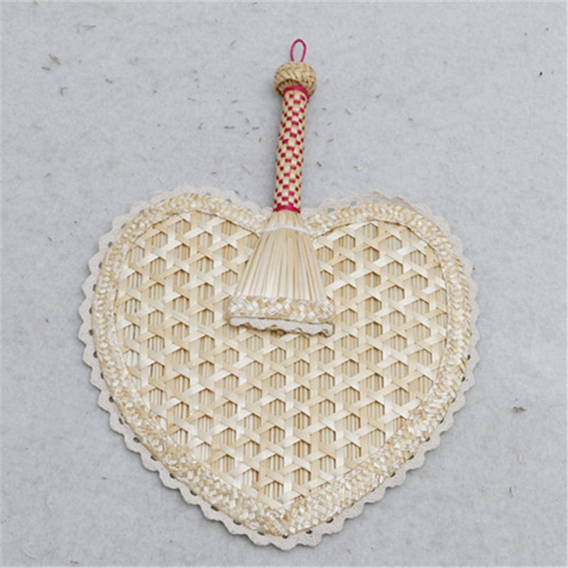 Rankomis austi austi šiaudiniai rankiniai ventiliatoriai Seni natūralūs, aplinkai nekenksmingi vasariniai vėsinantys uodus atbaidantys rankų ventiliatoriai