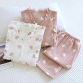 Šiuolaikinė moteriška pižama su širdelėmis - dviejų dalių