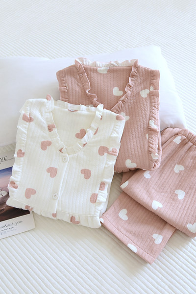 Šiuolaikinė moteriška pižama su širdelėmis - dviejų dalių