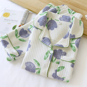 Új modell női pizsama virágmintával - két darab