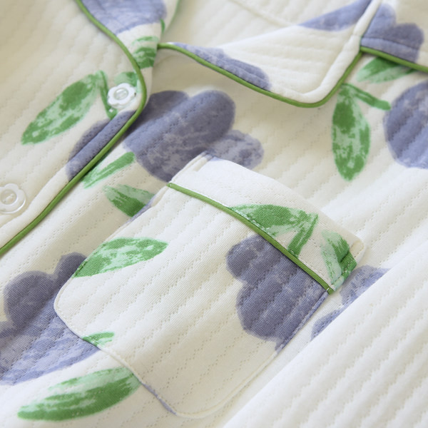 Új modell női pizsama virágmintával - két darab