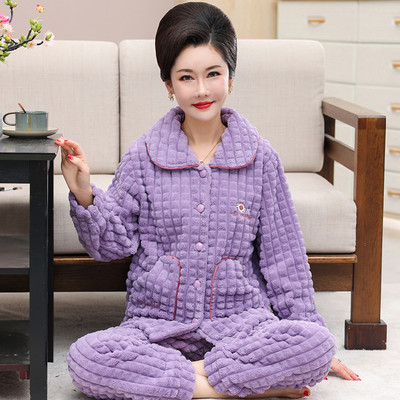 Moteriška dviejų dalių pižama su apykakle ir sagomis