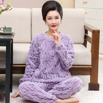 Moteriška pliušinė pižama - dviejų dalių