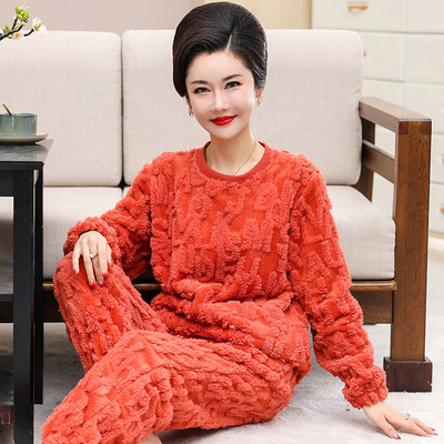 Moteriška pliušinė pižama - dviejų dalių