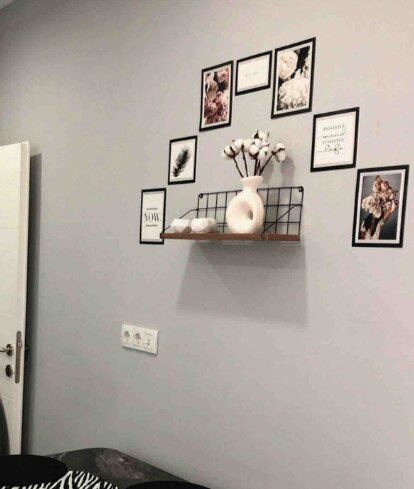 Viengubas medinis metalinis pakabinamas ant sienos lentynos Svetainės dekoravimo stendas Namų sienų apdaila Miegamojo laikymo lentyna