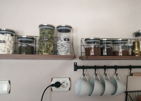 Viengubas medinis metalinis pakabinamas ant sienos lentynos Svetainės dekoravimo stendas Namų sienų apdaila Miegamojo laikymo lentyna