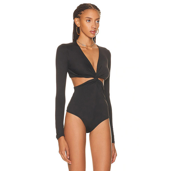 Body de damă modern, cu decolteu adânc și decupaje