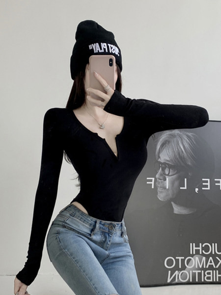 Női alkalmi body hosszú ujjal - három színben