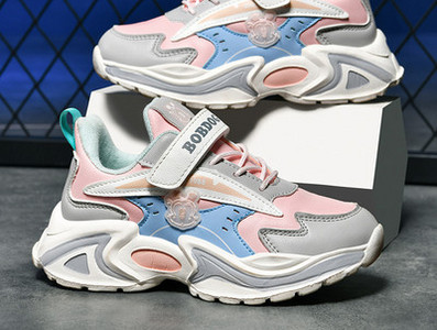 Laste tossud tüdrukutele - paelte ja plaastritega