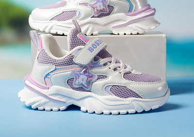 Laste tossud tüdrukutele - paelte ja plaastritega