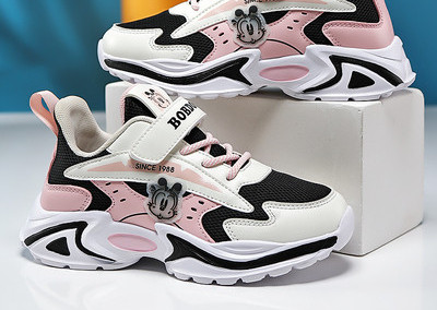 Laste tossud tüdrukutele - paelte ja plaastritega