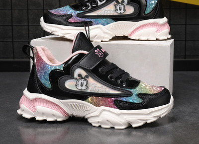 Laste tossud tüdrukutele - paelte ja plaastritega