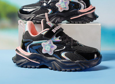 Laste tossud tüdrukutele - paelte ja plaastritega