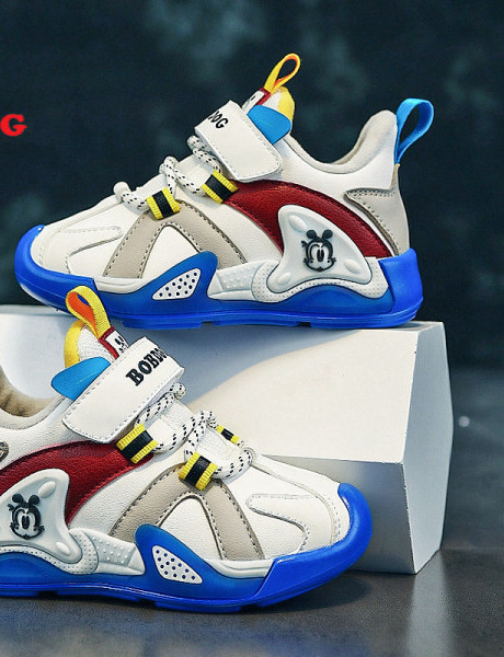 Kožne dječje tenisice s aplikacijom i natpisom za dječake