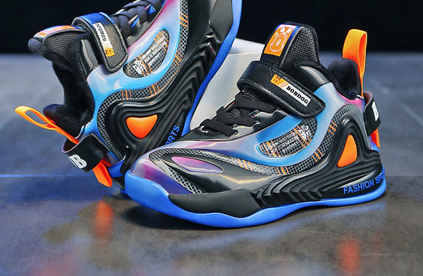 Dječje tenisice za dječake sa zakrpama