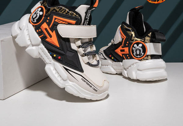 Dječje tenisice za dječake s čičak zakrpama i toplom postavom