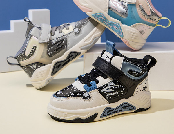 Dječje visoke tenisice za dječake s čičak zakrpama i vezicama