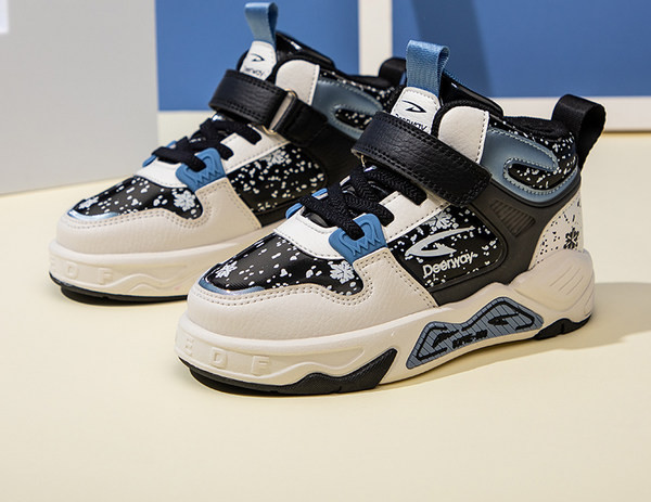 Dječje visoke tenisice za dječake s čičak zakrpama i vezicama