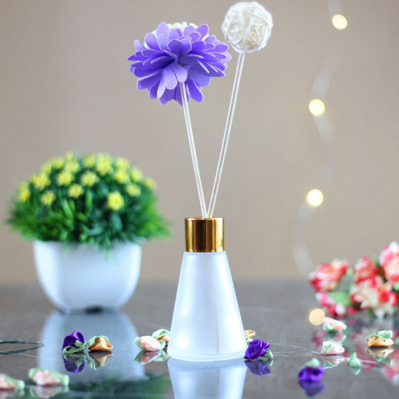 30 ml-es és 50 ml-es üres kúp alakú Illatos üveg diffúzoros üveg & Aromaterápiás palackok aluminit körrel és műanyag fedővel